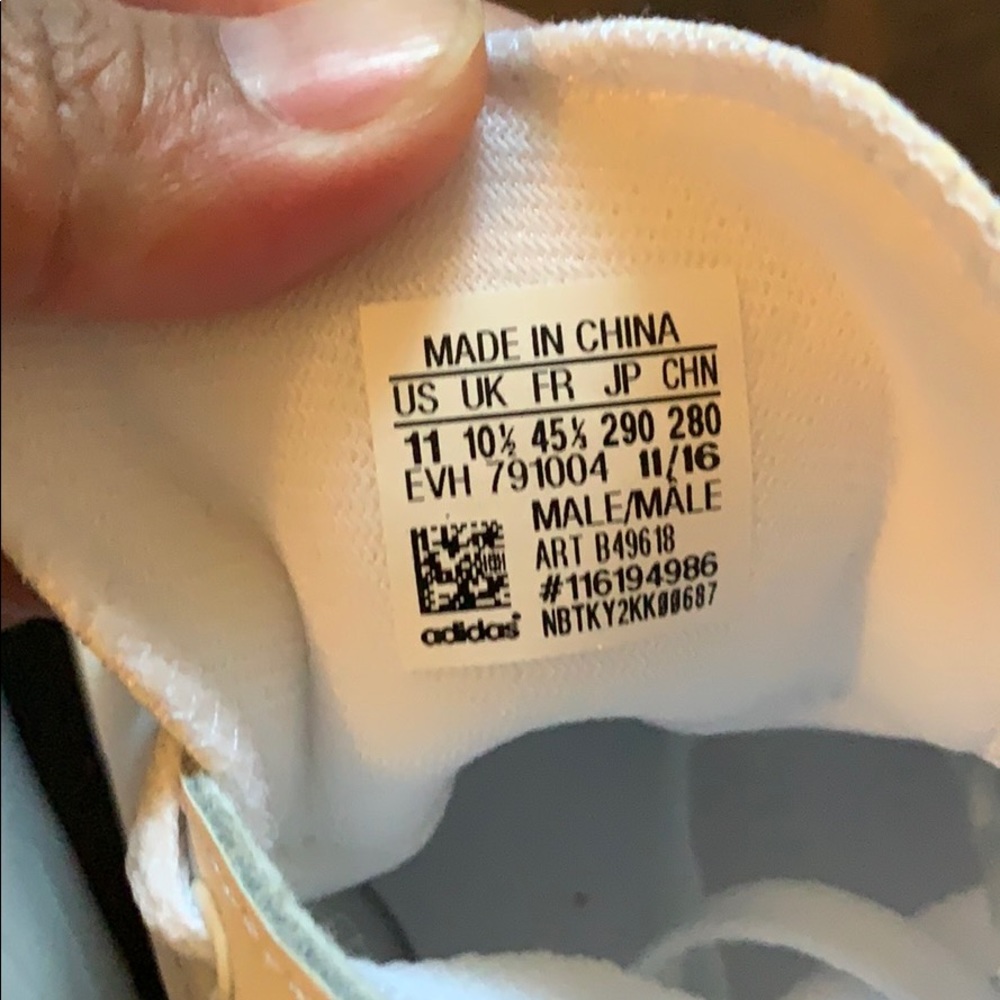Adidas sneakers (skateboarding series) size 11 - Picture 5 of 5